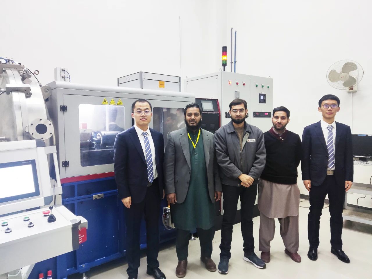 順利交付！西安賽隆桌面級(jí)制粉設(shè)備首次進(jìn)入海外市場(chǎng)